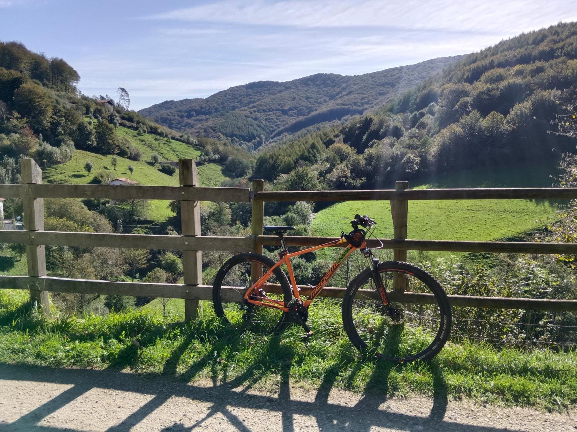 לייצה Hostal-Cicloturismo Lopenea מראה חיצוני תמונה