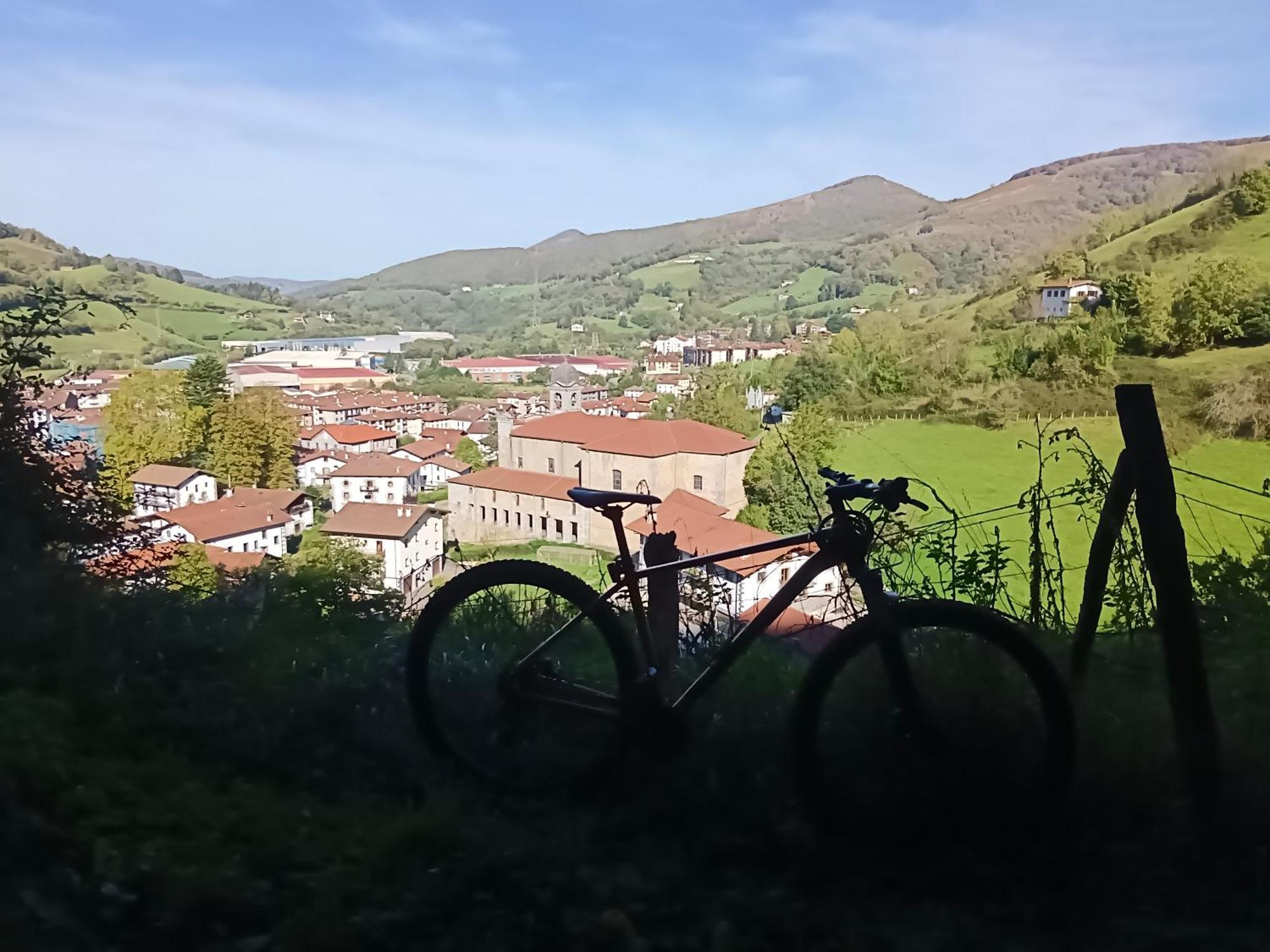 לייצה Hostal-Cicloturismo Lopenea מראה חיצוני תמונה